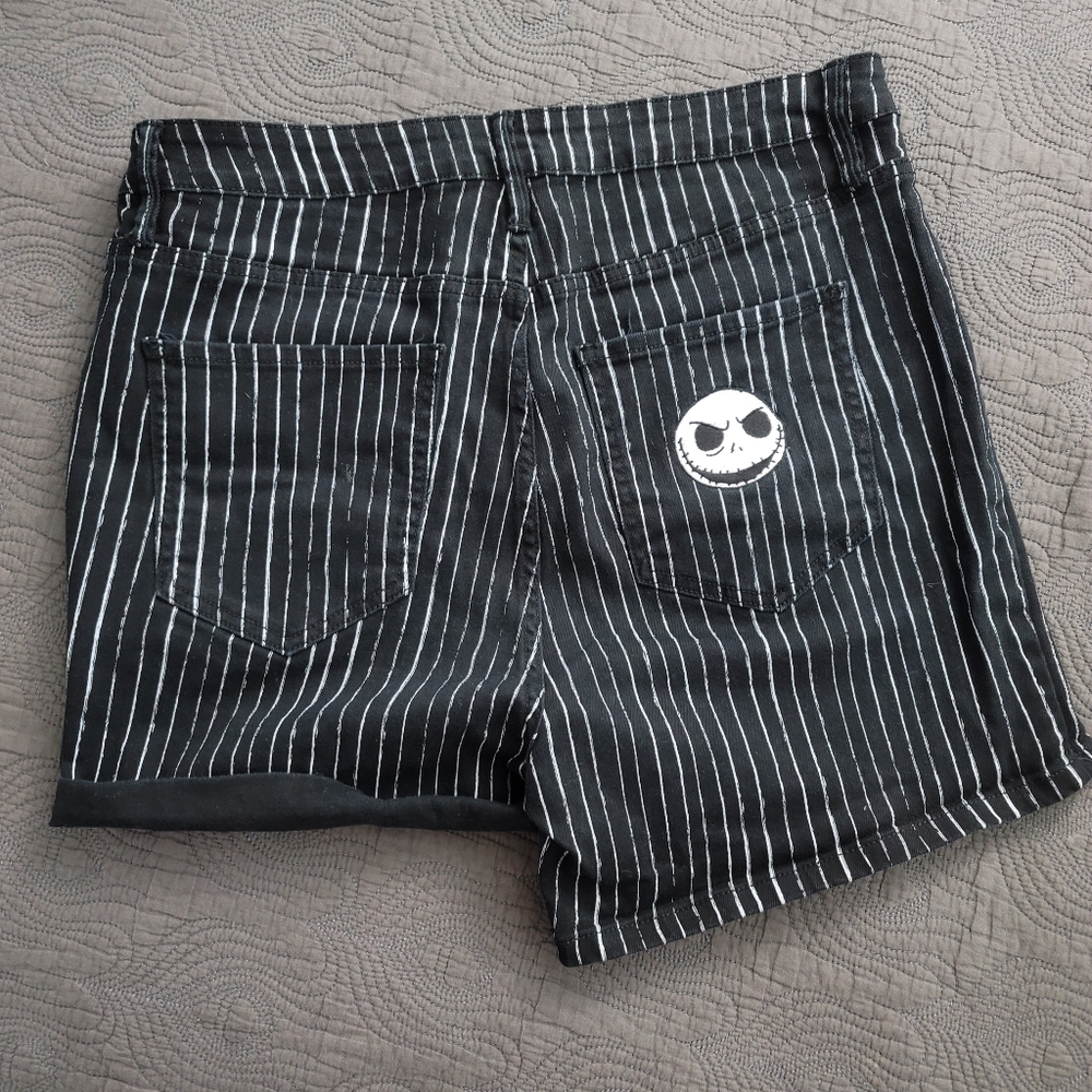 17sz Nightmare Before Christmas Stripe Jean Short